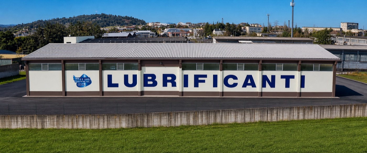 Sede Blue Oil di Tortona con la facciata Lubrificanti
